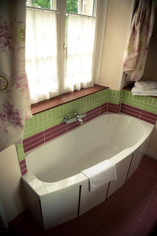 ビュール・シュリヴェット ル シャトー ド ラ ヴィエルジュ Bed & Breakfast 部屋 写真