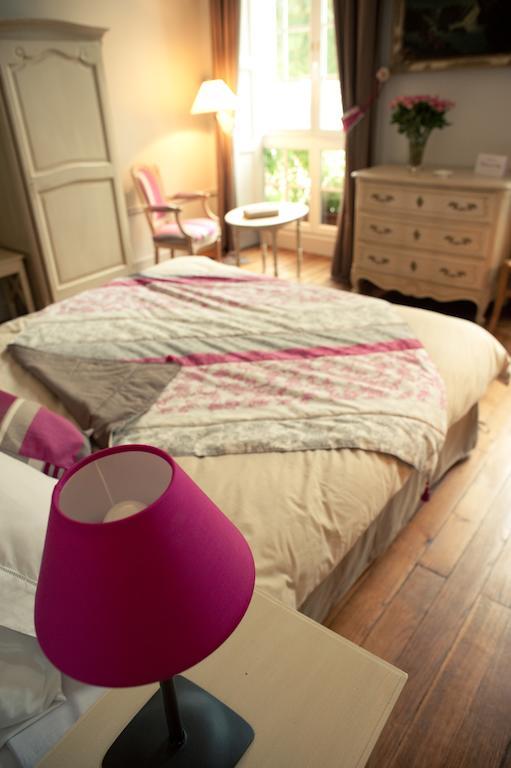 ビュール・シュリヴェット ル シャトー ド ラ ヴィエルジュ Bed & Breakfast 部屋 写真